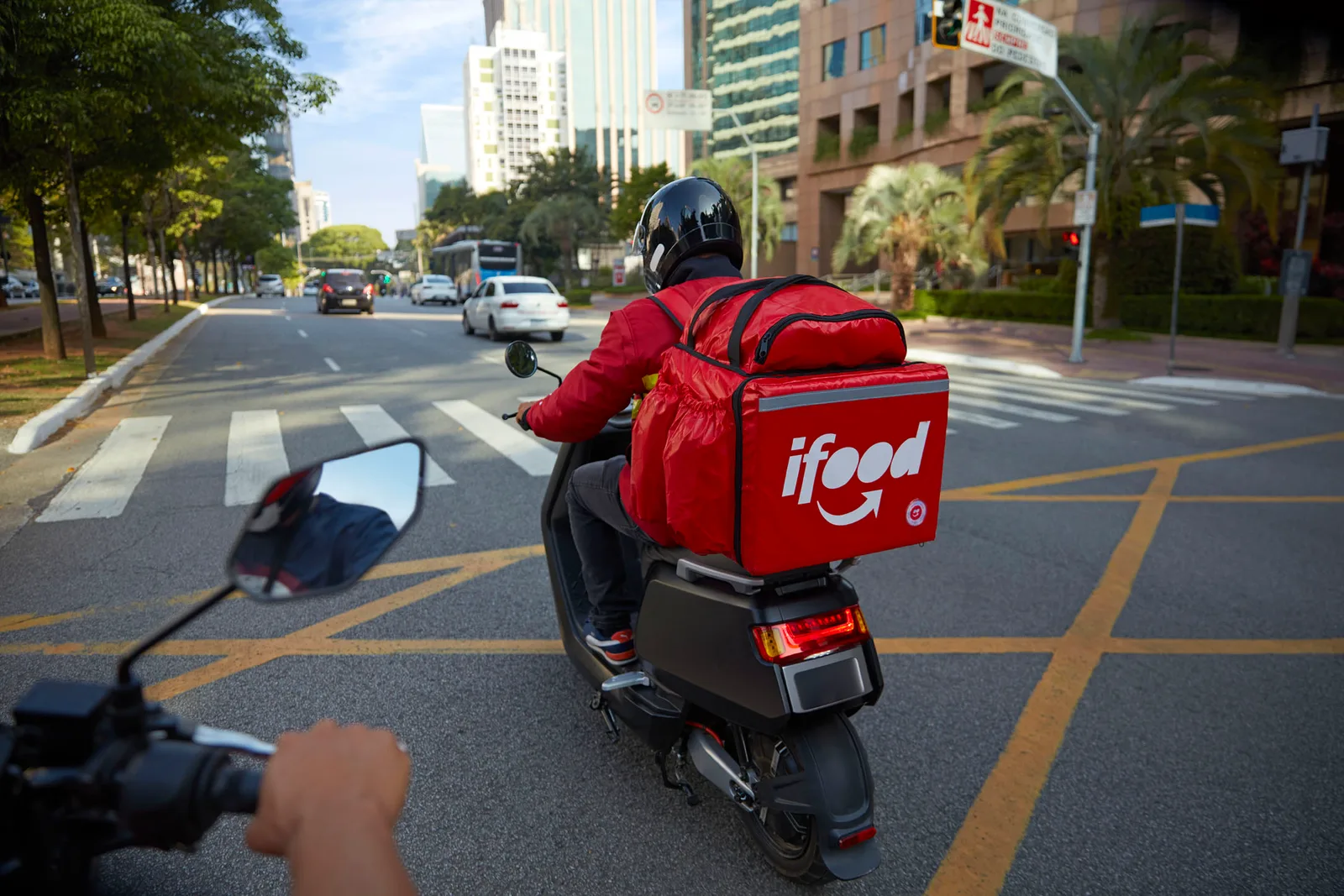 iFood faz a maior campanha do ano voltada aos entregadores